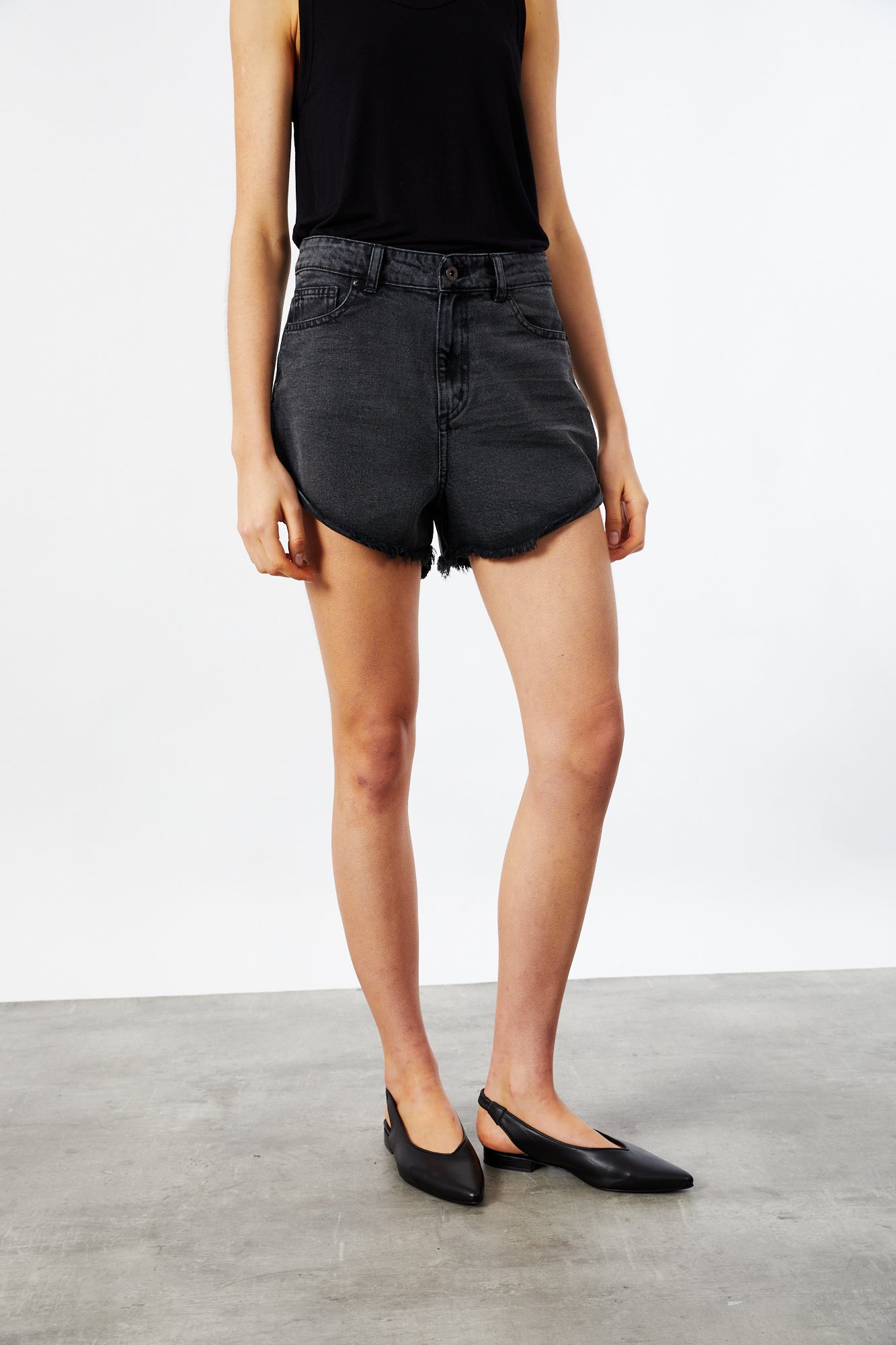 WALTON BLACK SHORTS