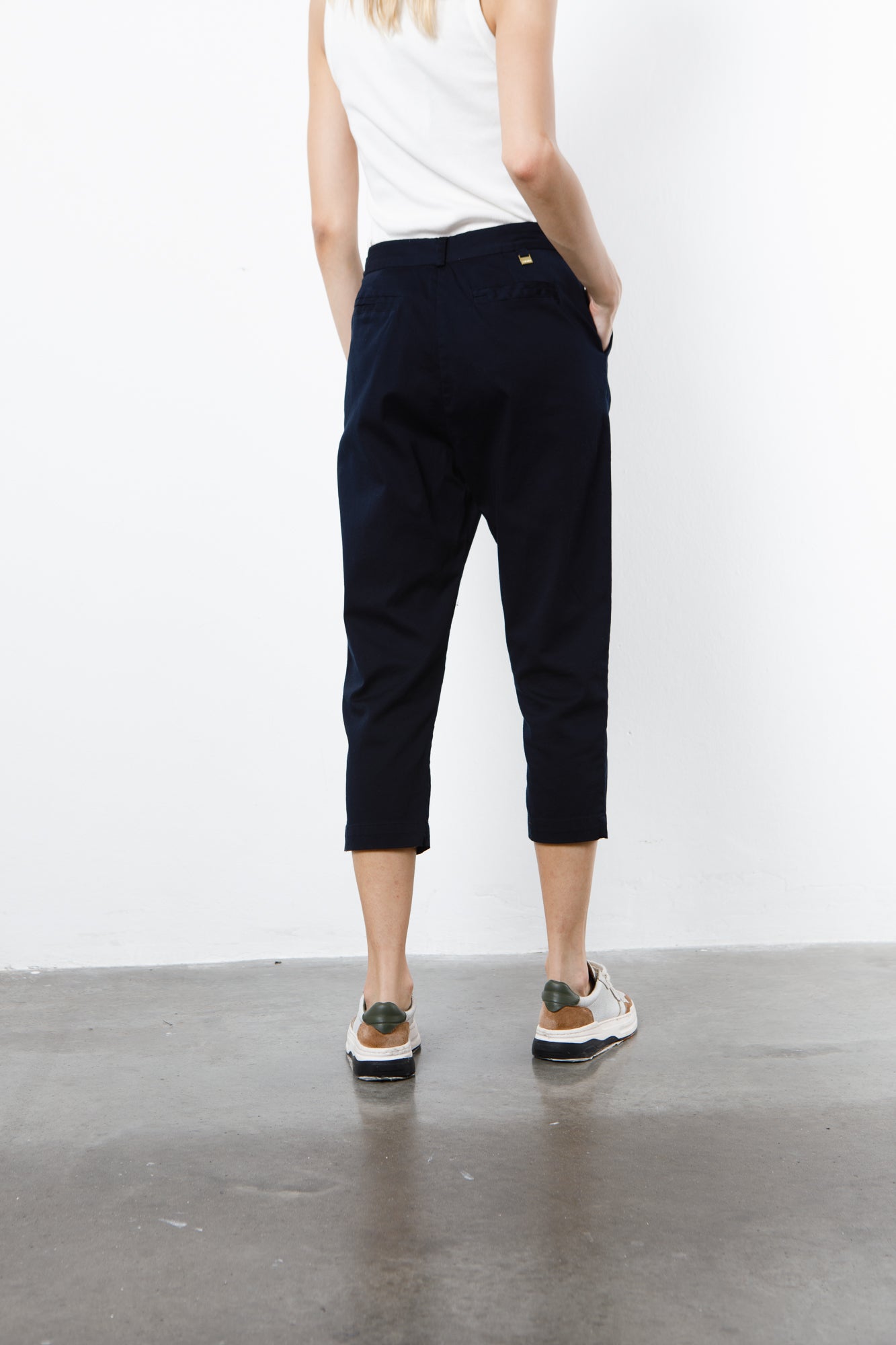 PANTALON CHINO CAPRI